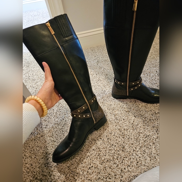 Michael Korse Boots - Picture 2 of 5